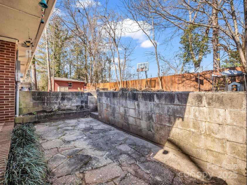 142 Fernwood Circle, Rutherfordton, NC 28139.  MLS# CAR4223337, YatesRealty ID 12086. 