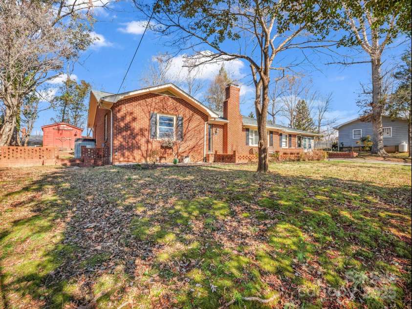 142 Fernwood Circle, Rutherfordton, NC 28139.  MLS# CAR4223337, YatesRealty ID 12086. 
