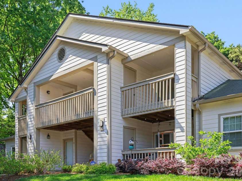 1051 Churchill Downs Court, Charlotte, NC 28211.  MLS# CAR4368893, YatesRealty ID 12089. 