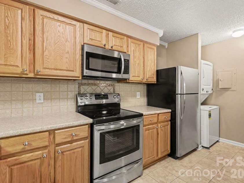 1051 Churchill Downs Court, Charlotte, NC 28211.  MLS# CAR4368893, YatesRealty ID 12089. 
