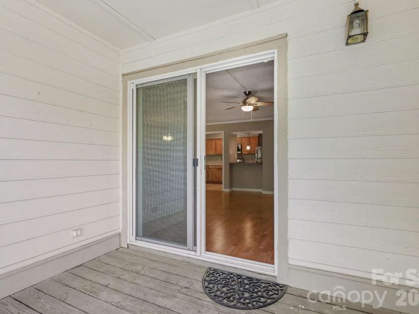 1051 Churchill Downs Court, Charlotte, NC 28211.  MLS# CAR4368893, YatesRealty ID 12089. 