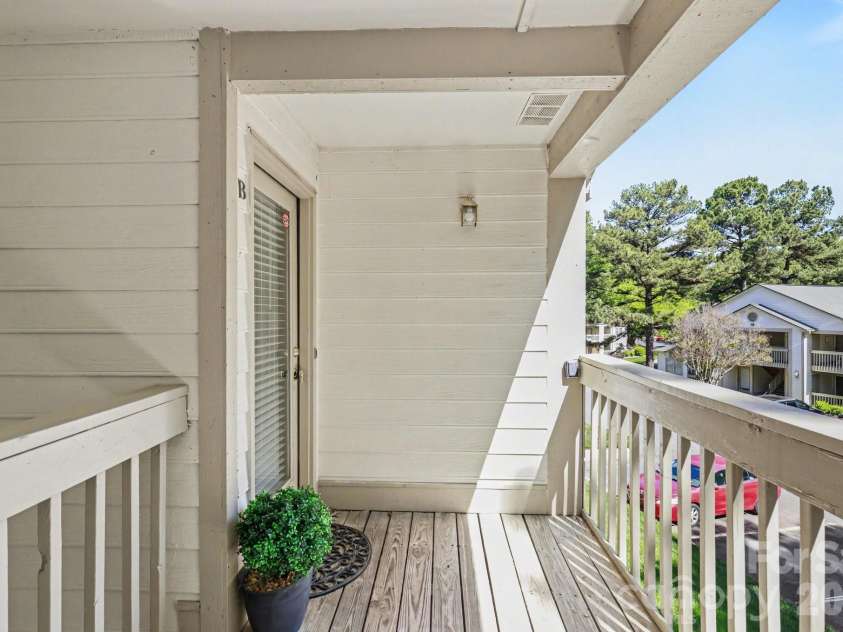 1051 Churchill Downs Court, Charlotte, NC 28211.  MLS# CAR4368893, YatesRealty ID 12089. 