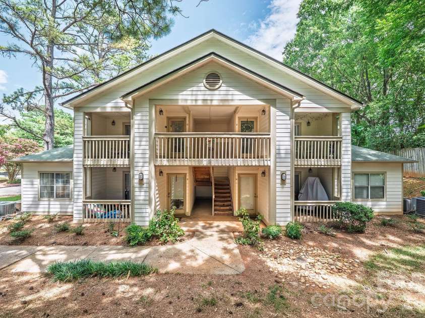 1051 Churchill Downs Court, Charlotte, NC 28211.  MLS# CAR4410243, YatesRealty ID 12089. 