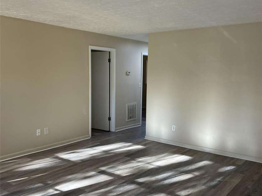 621 Price Road, Hendersonville, NC 28739.  MLS# CAR4245702, YatesRealty ID 1209. 