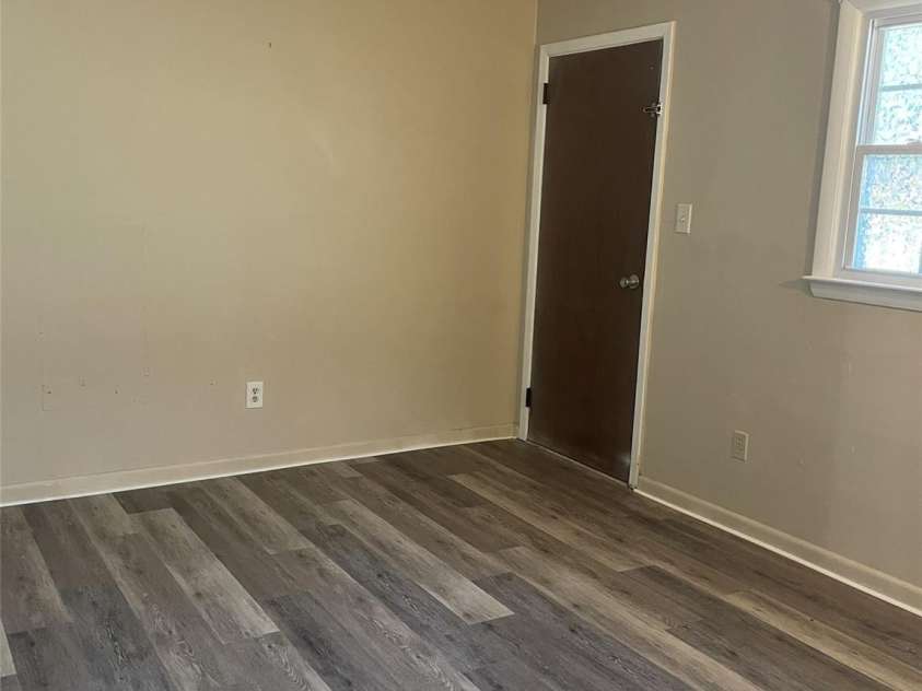 621 Price Road, Hendersonville, NC 28739.  MLS# CAR4245702, YatesRealty ID 1209. 