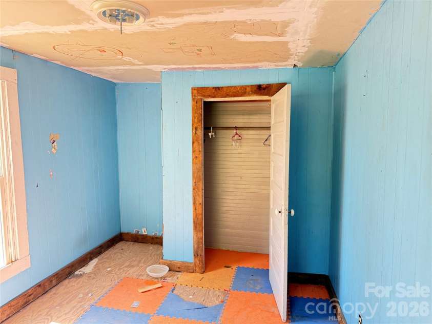 100 Hickory Street, Rhodhiss, NC 28667.  MLS# CAR4369313, YatesRealty ID 12090. 