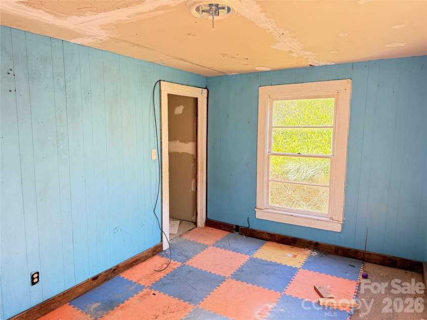 100 Hickory Street, Rhodhiss, NC 28667.  MLS# CAR4369313, YatesRealty ID 12090. 