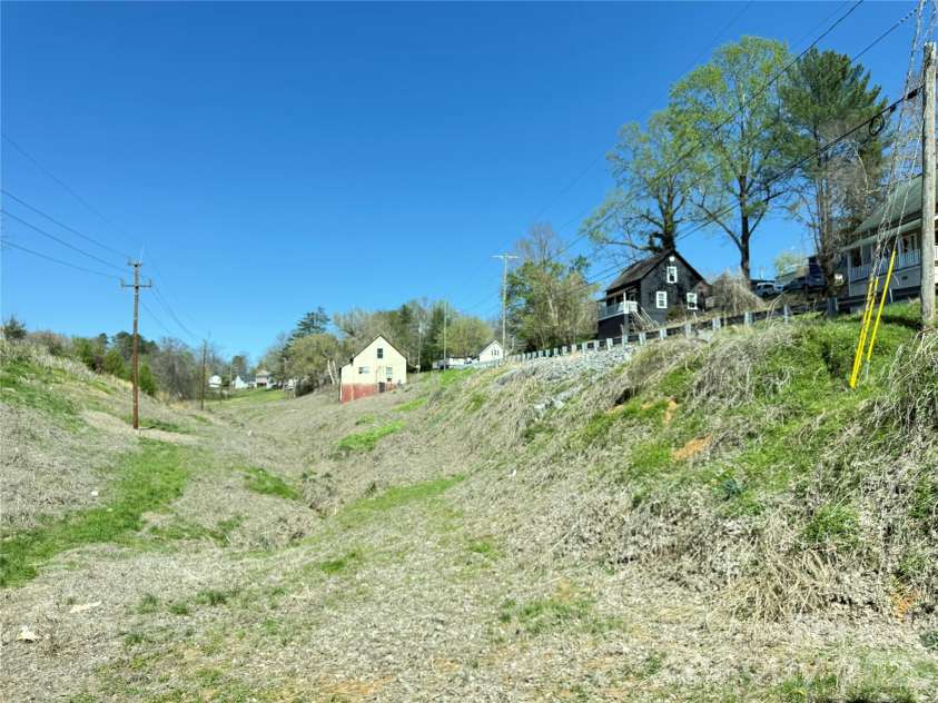 100 Hickory Street, Rhodhiss, NC 28667.  MLS# CAR4369313, YatesRealty ID 12090. 