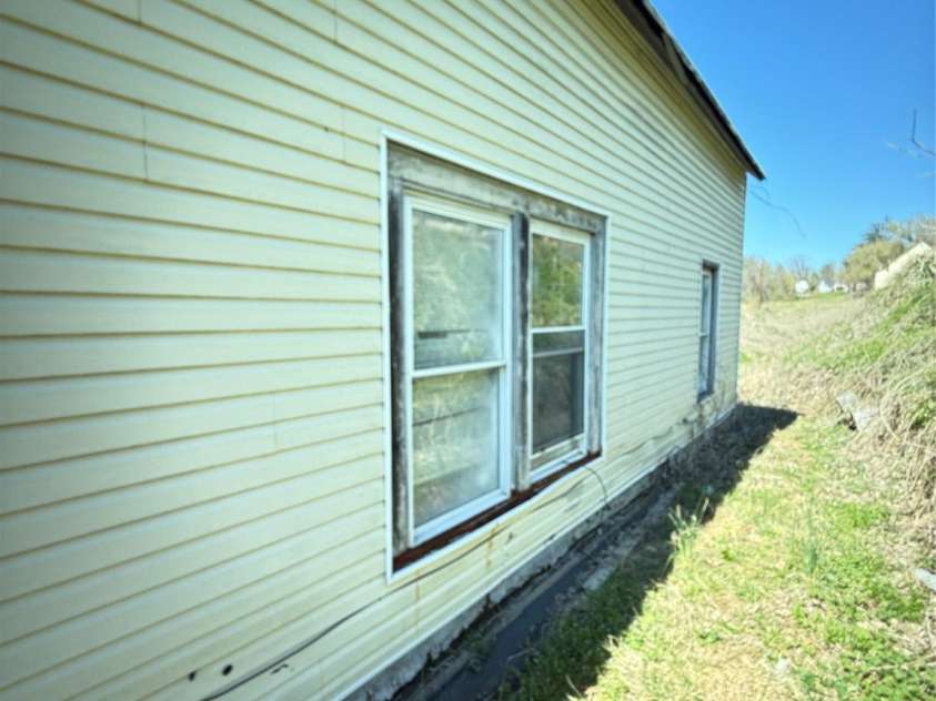 100 Hickory Street, Rhodhiss, NC 28667.  MLS# CAR4369313, YatesRealty ID 12090. 