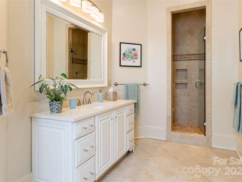 2005 Viburnum Lane, Asheville, NC 28803.  MLS# CAR4151623, YatesRealty ID 12090. 2nd Primary Bath