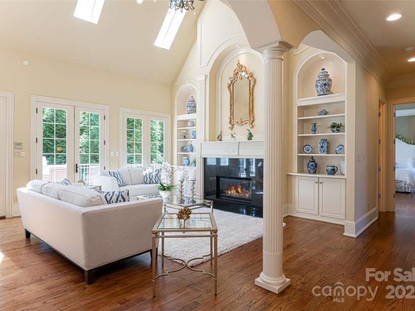 2005 Viburnum Lane, Asheville, NC 28803.  MLS# CAR4151623, YatesRealty ID 12090. 