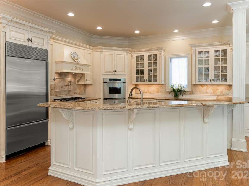 2005 Viburnum Lane, Asheville, NC 28803.  MLS# CAR4151623, YatesRealty ID 12090. 