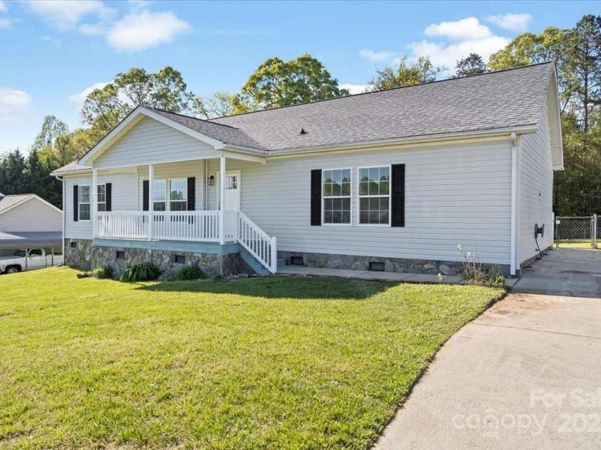 1058 Canada Drive, Dallas, NC 28034.  MLS# CAR4244603, YatesRealty ID 12091. 