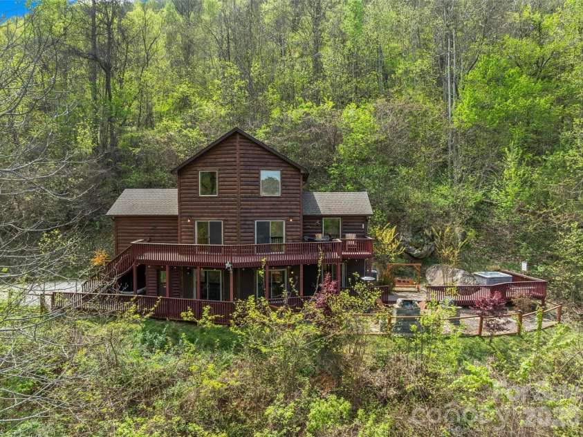 356 Walnut Cove Ridge, Bryson City, NC 28713.  MLS# CAR4370436, YatesRealty ID 12091. 