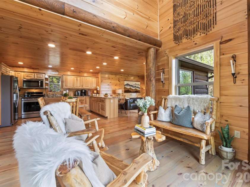 356 Walnut Cove Ridge, Bryson City, NC 28713.  MLS# CAR4370436, YatesRealty ID 12091. 