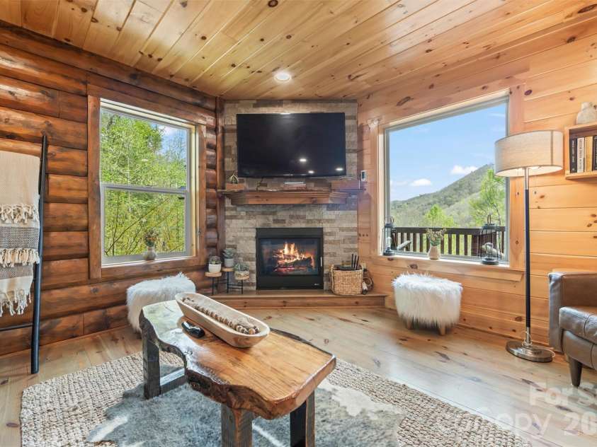 356 Walnut Cove Ridge, Bryson City, NC 28713.  MLS# CAR4370436, YatesRealty ID 12091. 