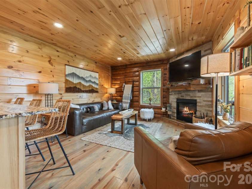 356 Walnut Cove Ridge, Bryson City, NC 28713.  MLS# CAR4370436, YatesRealty ID 12091. 