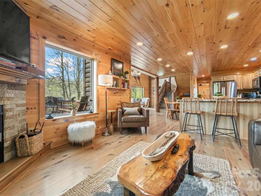 356 Walnut Cove Ridge, Bryson City, NC 28713.  MLS# CAR4370436, YatesRealty ID 12091. 
