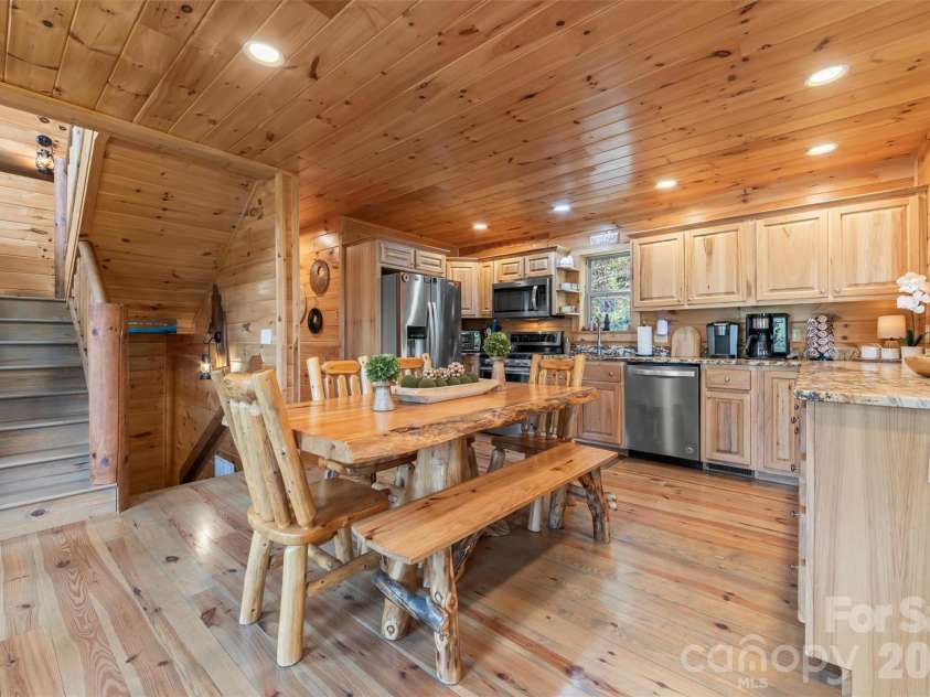 356 Walnut Cove Ridge, Bryson City, NC 28713.  MLS# CAR4370436, YatesRealty ID 12091. 