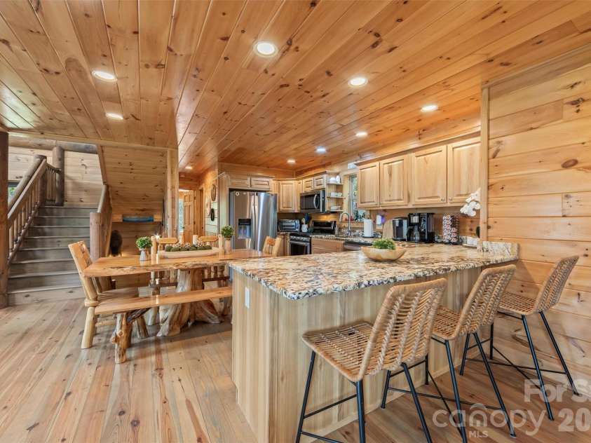 356 Walnut Cove Ridge, Bryson City, NC 28713.  MLS# CAR4370436, YatesRealty ID 12091. 