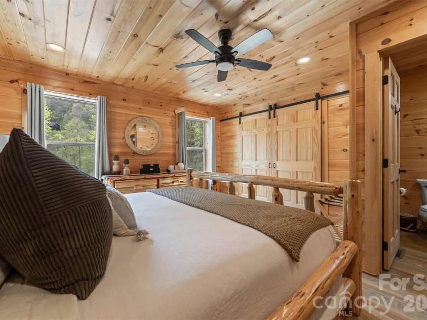 356 Walnut Cove Ridge, Bryson City, NC 28713.  MLS# CAR4370436, YatesRealty ID 12091. 