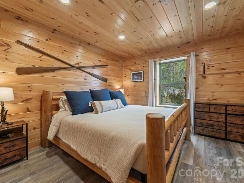 356 Walnut Cove Ridge, Bryson City, NC 28713.  MLS# CAR4370436, YatesRealty ID 12091. 