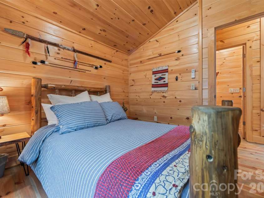 356 Walnut Cove Ridge, Bryson City, NC 28713.  MLS# CAR4370436, YatesRealty ID 12091. 
