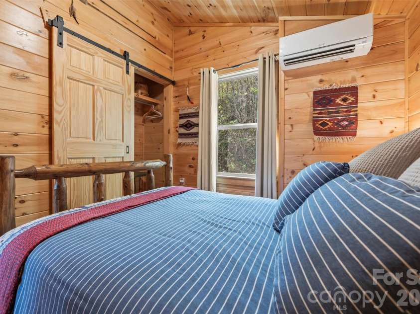 356 Walnut Cove Ridge, Bryson City, NC 28713.  MLS# CAR4370436, YatesRealty ID 12091. 