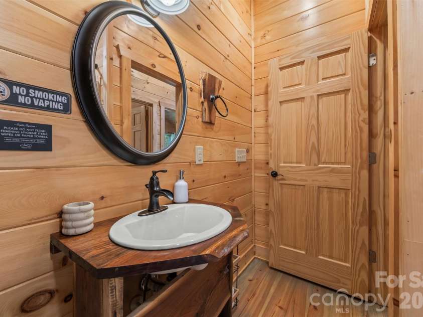 356 Walnut Cove Ridge, Bryson City, NC 28713.  MLS# CAR4370436, YatesRealty ID 12091. 