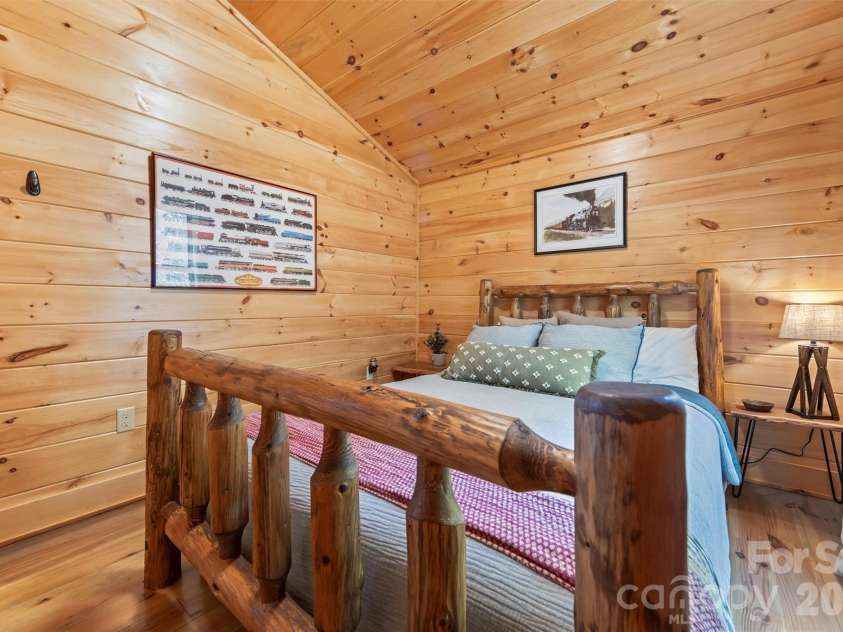 356 Walnut Cove Ridge, Bryson City, NC 28713.  MLS# CAR4370436, YatesRealty ID 12091. 