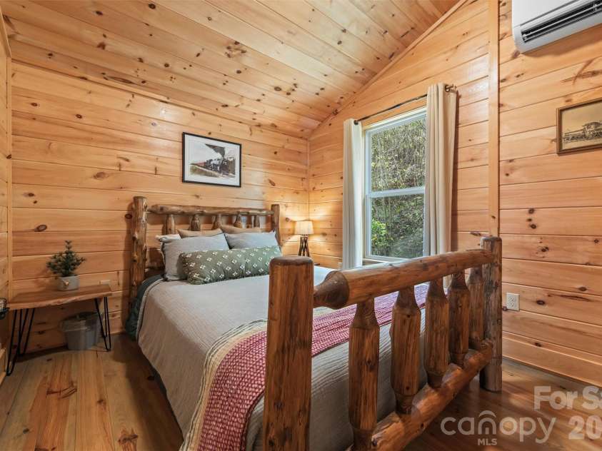 356 Walnut Cove Ridge, Bryson City, NC 28713.  MLS# CAR4370436, YatesRealty ID 12091. 