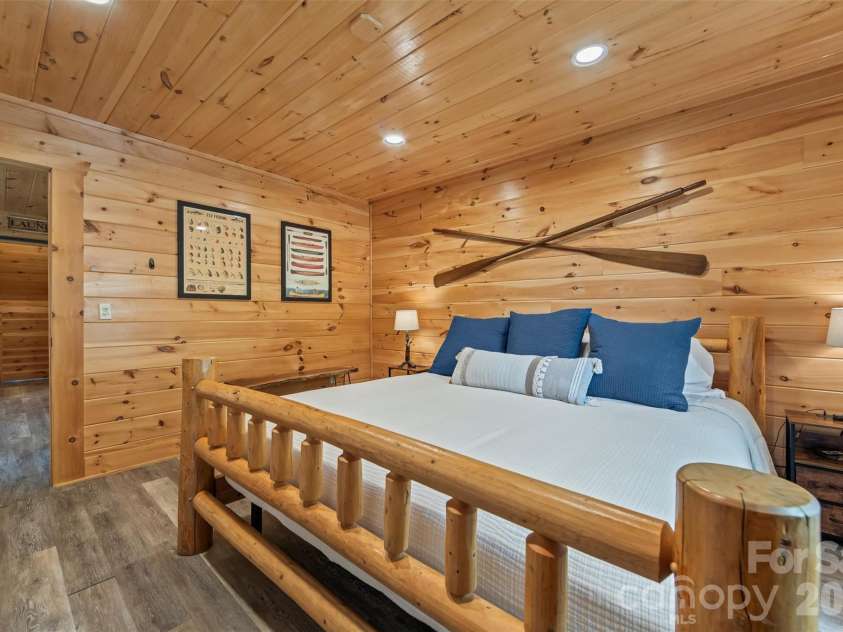 356 Walnut Cove Ridge, Bryson City, NC 28713.  MLS# CAR4370436, YatesRealty ID 12091. 
