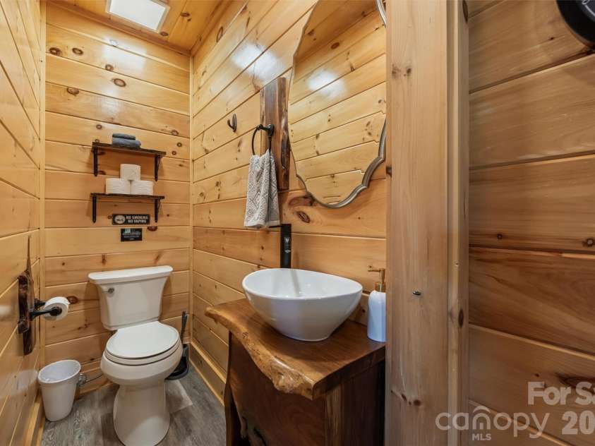 356 Walnut Cove Ridge, Bryson City, NC 28713.  MLS# CAR4370436, YatesRealty ID 12091. 