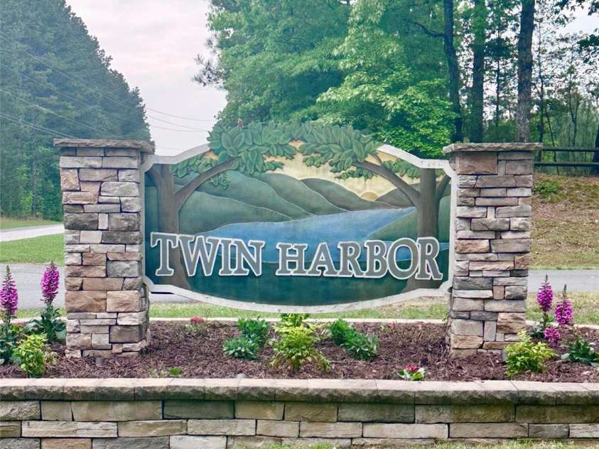 131 Landlubber Trail, Mount Gilead, NC 27306.  MLS# CAR4369402, YatesRealty ID 12093. 