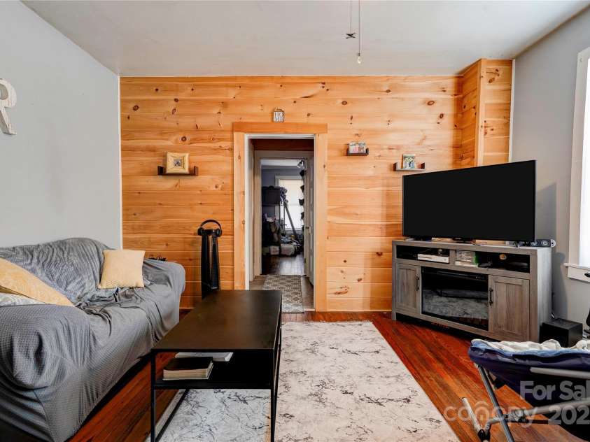 624 Washington Street, Shelby, NC 28150.  MLS# CAR4232068, YatesRealty ID 12093. Unit A