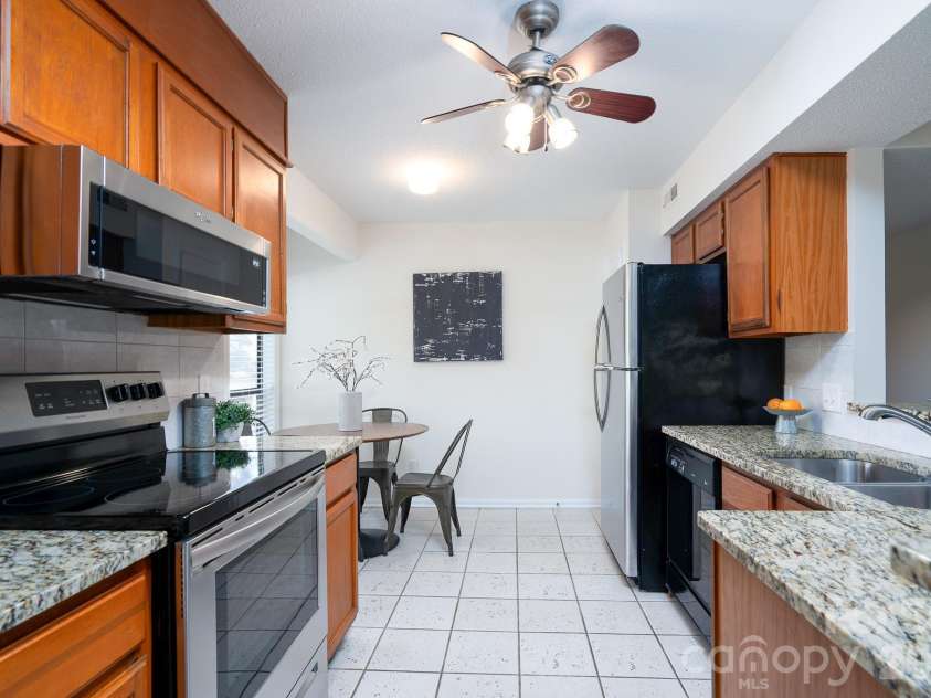 7309 Winery Lane, Charlotte, NC 28227.  MLS# CAR4368216, YatesRealty ID 12094. 