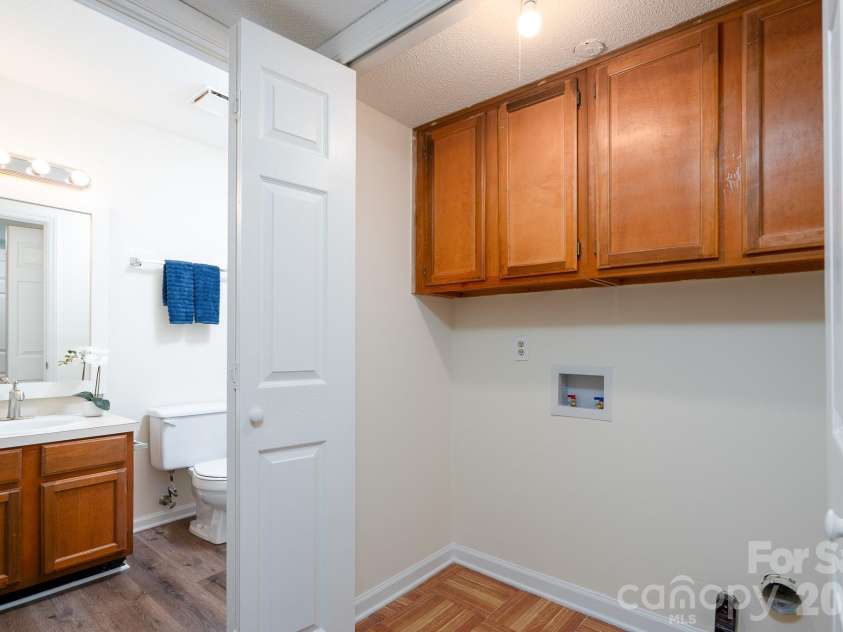 7309 Winery Lane, Charlotte, NC 28227.  MLS# CAR4368216, YatesRealty ID 12094. 