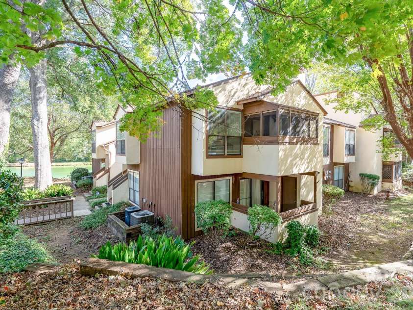 7309 Winery Lane, Charlotte, NC 28227.  MLS# CAR4368216, YatesRealty ID 12094. 