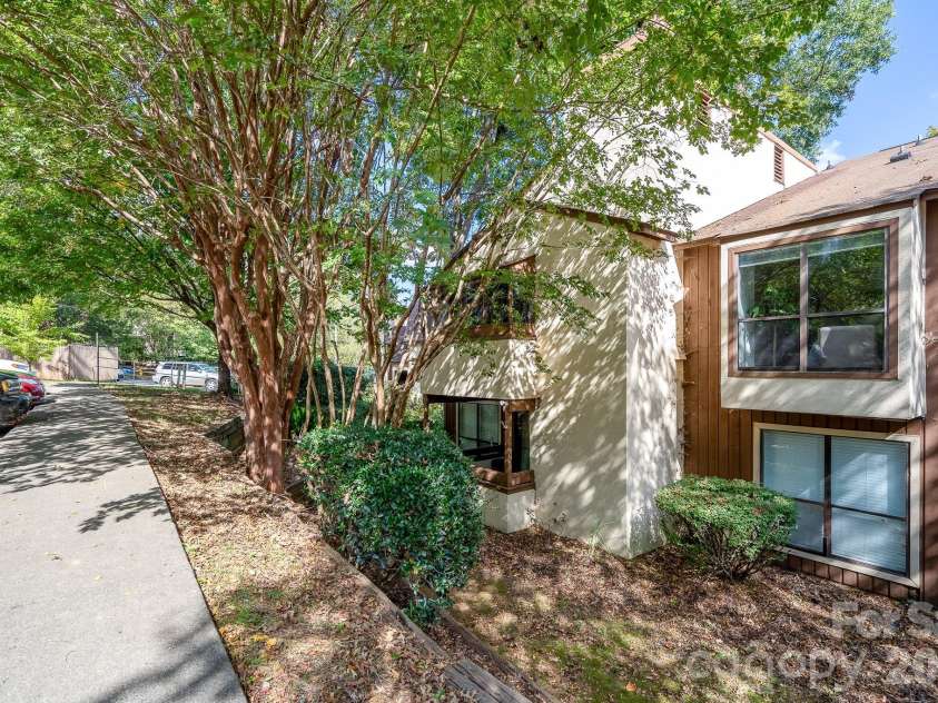 7309 Winery Lane, Charlotte, NC 28227.  MLS# CAR4368216, YatesRealty ID 12094. 