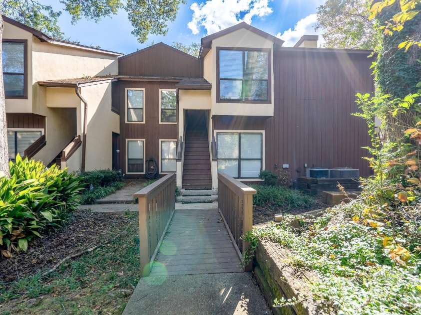 7309 Winery Lane, Charlotte, NC 28227.  MLS# CAR4368216, YatesRealty ID 12094. 