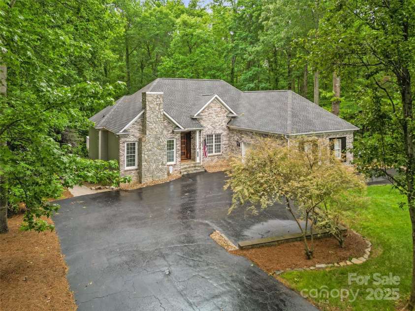 1669 Mary Ellen Drive, Fort Mill, SC 29708.  MLS# CAR4256765, YatesRealty ID 12097. 