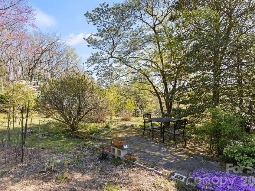 367 Crescent Street, Saluda, NC 28773.  MLS# CAR4369902, YatesRealty ID 12097. 