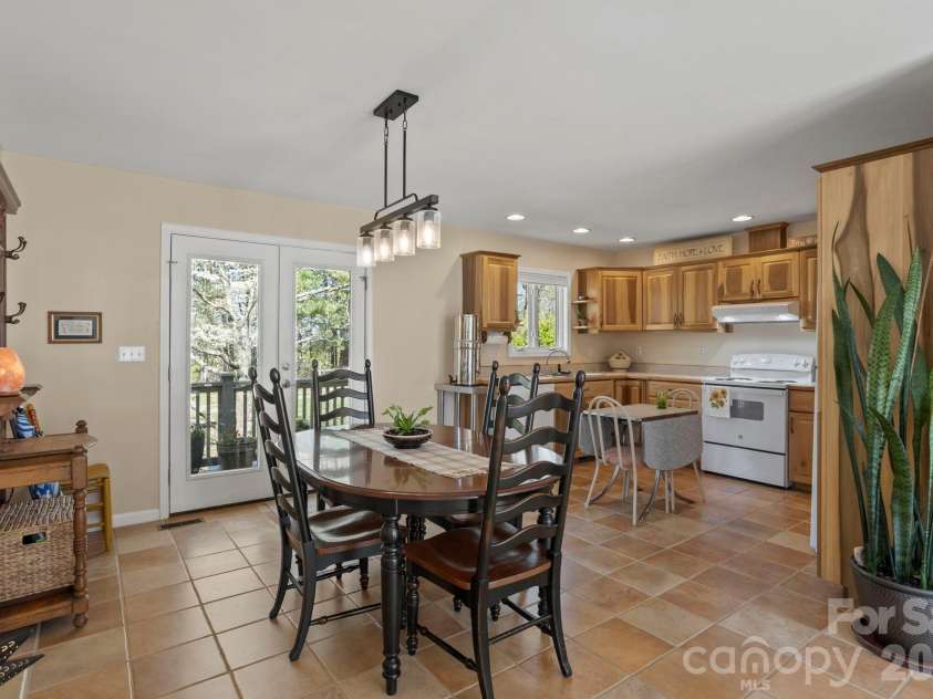 367 Crescent Street, Saluda, NC 28773.  MLS# CAR4369902, YatesRealty ID 12097. 