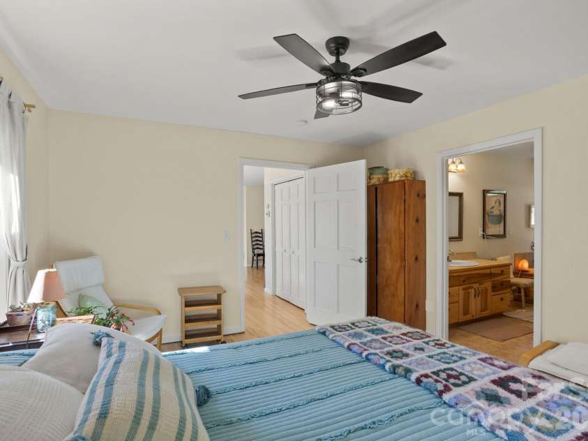367 Crescent Street, Saluda, NC 28773.  MLS# CAR4369902, YatesRealty ID 12097. 