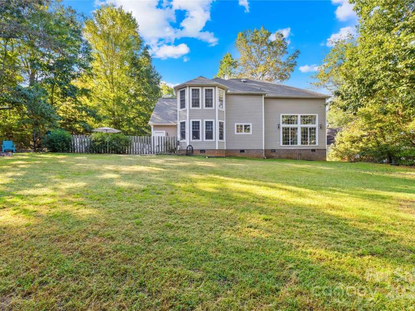 141 Red Brook Lane, Mooresville, NC 28117.  MLS# CAR4189393, YatesRealty ID 12098. 