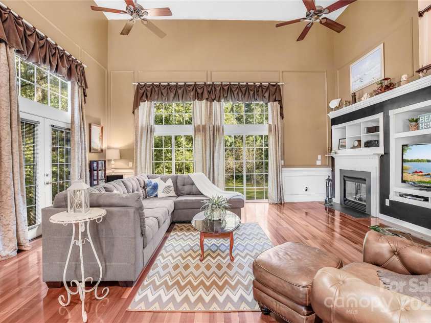 141 Red Brook Lane, Mooresville, NC 28117.  MLS# CAR4189393, YatesRealty ID 12098. Tons of natural light.