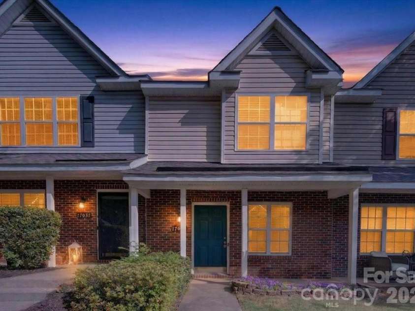 17035 Turning Stick Court, Charlotte, NC 28213.  MLS# CAR4370469, YatesRealty ID 12098. 
