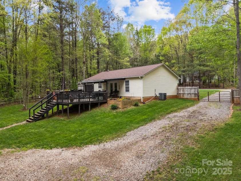 214 Creek View Road, Mooresville, NC 28117.  MLS# CAR4243602, YatesRealty ID 12099. 