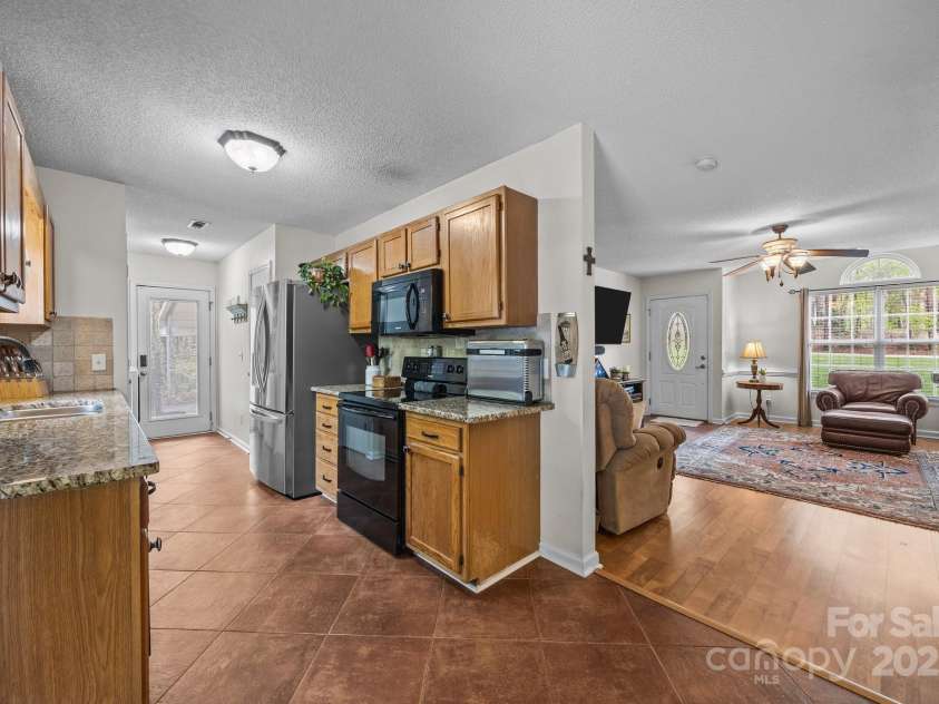 214 Creek View Road, Mooresville, NC 28117.  MLS# CAR4243602, YatesRealty ID 12099. 