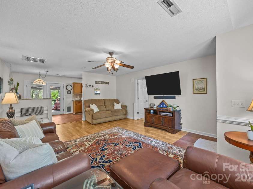 214 Creek View Road, Mooresville, NC 28117.  MLS# CAR4243602, YatesRealty ID 12099. Living Room